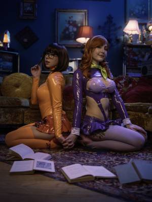 Luxlo & Dessyyc: Daphne & Velma Hentai pt-br 18